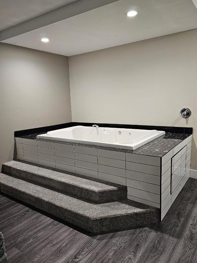 Western Budget Motel #1 Leduc/Nisku Экстерьер фото